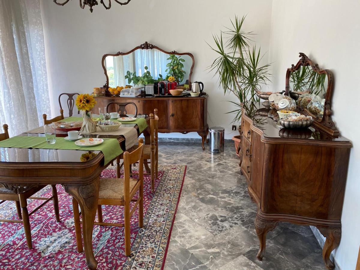 B&B Del Viaggiatore Sarzana Buitenkant foto